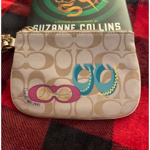 Coach Handbags - GUC COACH SMALL WRISTLET MAKE AN OFFER